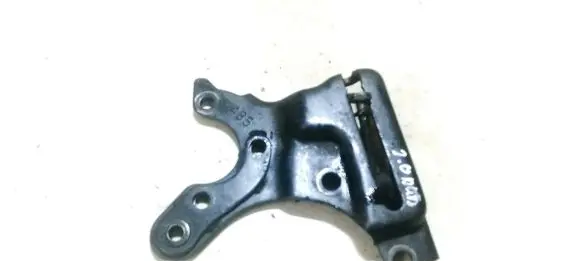 Toyota Avensis Verso Engine mounting bracket