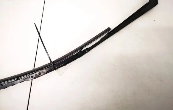 Toyota Yaris Front wiper blade arm