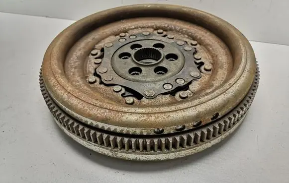 Volkswagen PASSAT B7 Dual mass flywheel 03L105266AK