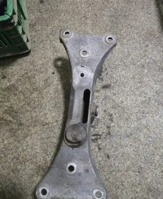 BMW 7 E38 Gearbox mounting bracket 1096427