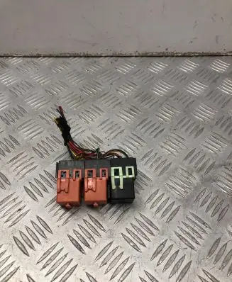 BMW 5 E60 E61 Other relay 8378975