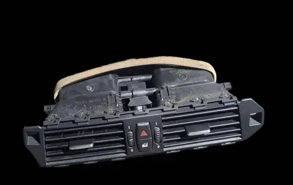 BMW 5 E60 E61 Dash center air vent grill 6910734 141218 7009275