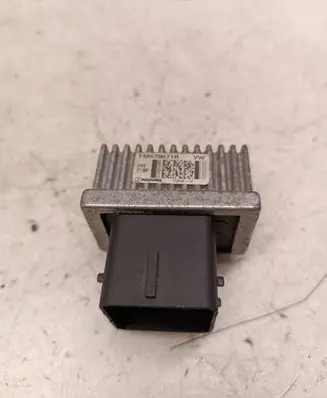 Renault Master III Glow plug pre-heat relay 110678071R 0486 21108F