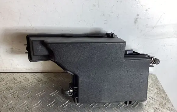 Lexus GS 250 350 300H 450H Fuse box cover 8266230C10