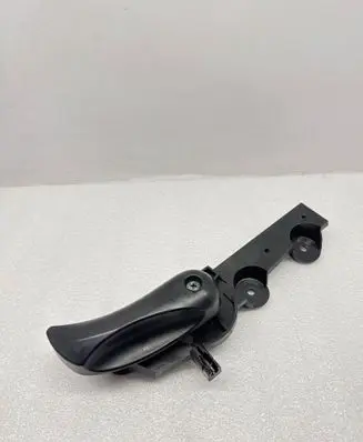 BMW 5 E60 E61 Engine bonnet (hood) release handle 7052579 22339910