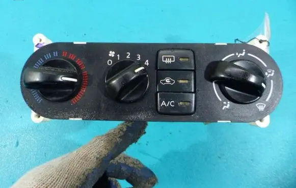 Nissan Sentra B15 Climate control/heater control trim IMPRK953370