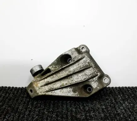BMW 5 F10 F11 Engine mounting bracket 6781257