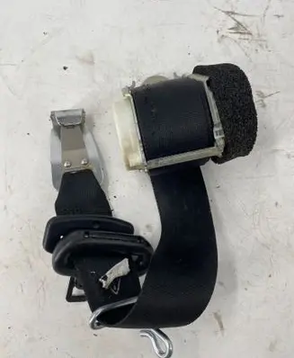 Ford Galaxy Third row seat belt 613B85D