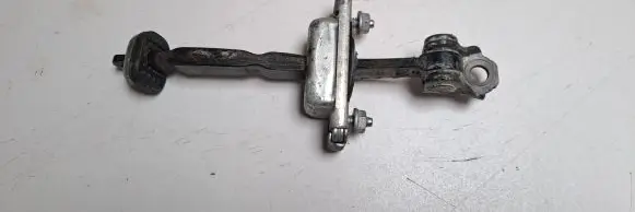 Opel Mokka X Front door check strap stopper