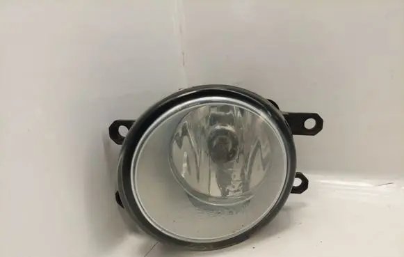 Toyota Avensis T250 Front fog light 812100D040 89210656