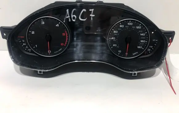 Audi A6 C7 Speedometer (instrument cluster) 4G8920950G 3678043