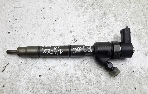 Hyundai ix35 Fuel injector 0445110410