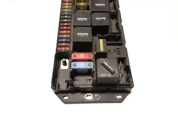 Land Rover Range Rover L322 Fuse module YQE500340 518863204 050414231457