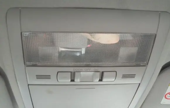 Toyota Prius (NHW20) Other interior light