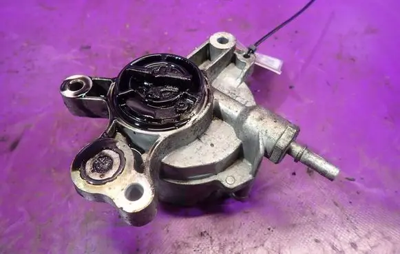Peugeot 407 Vacuum pump 