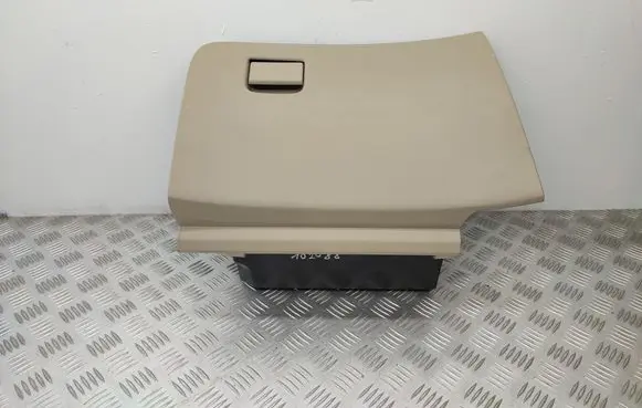Nissan X-Trail T32 Glove box lid/cover 685104CC0A 685P34CC0A