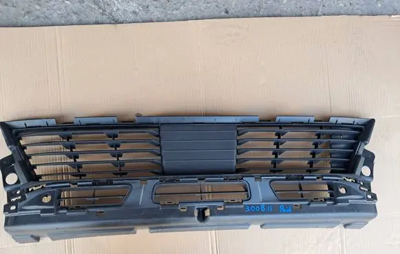 Peugeot 3008 II Front bumper lower grill 9811665777 9811692277
