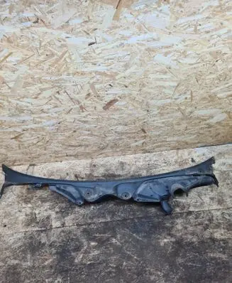 Mercedes-Benz E W211 Wiper trim A2118300013