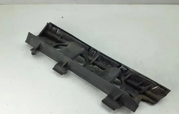 Volkswagen PASSAT B6 Front bumper mounting bracket 3C0807183