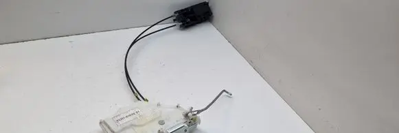 Opel Agila B Front door lock 8220151K10