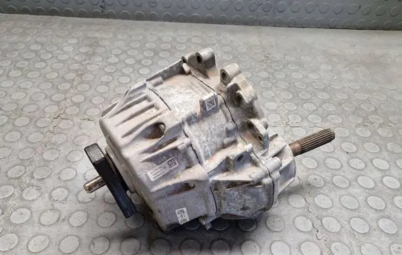 Gearbox transfer box case