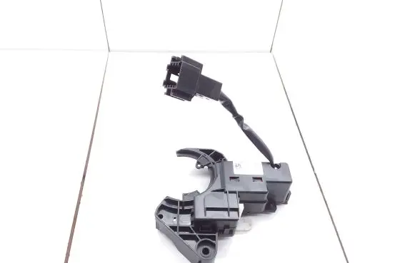 Mercedes-Benz C W204 Seat adjustment motor A2048702151 2046550101