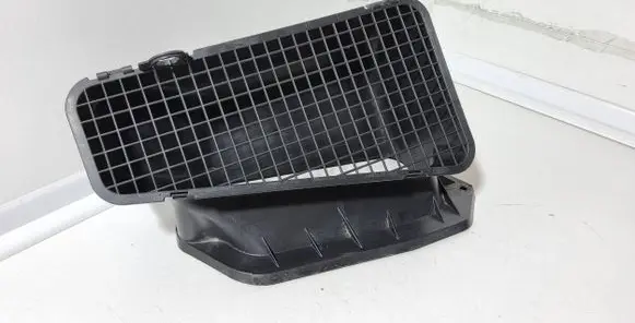 Audi A5 8T 8F Air intake duct part 8K1819904A