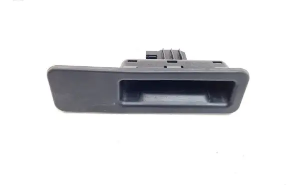 BMW 3 G20 G21 Tailgate opening switch 7405633