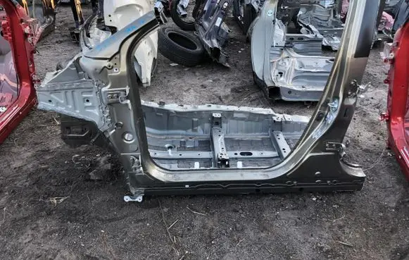 Toyota Yaris XP210 Front quarter panel 354681-5487