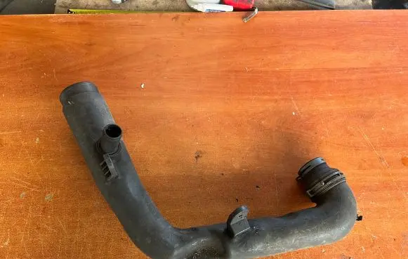Skoda Octavia Mk2 (1Z) Air intake hose/pipe 1K0129654AD