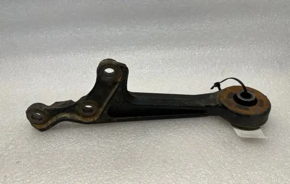 Toyota Hilux (AN10, AN20, AN30) Engine mounting bracket 523800K070
