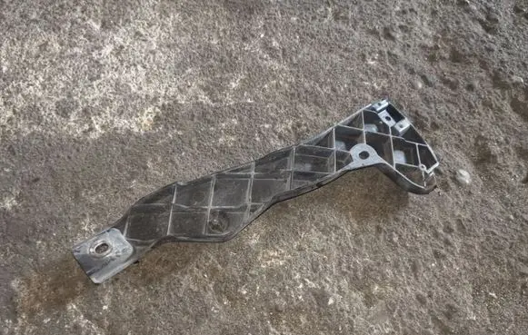 Audi A4 S4 B7 8E 8H Front bumper mounting bracket 8E0807203B