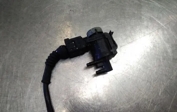 Audi A6 S6 C5 4B Turbo solenoid valve 1J0906283C