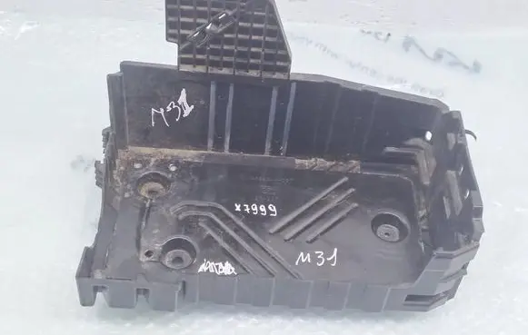 BMW 2 F46 Battery tray 9823533180