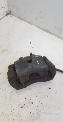 Hyundai Tucson TL Front brake caliper