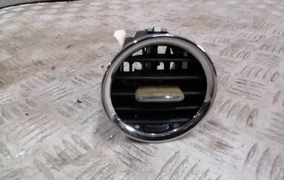 Fiat 500 Dashboard side air vent grill/cover trim