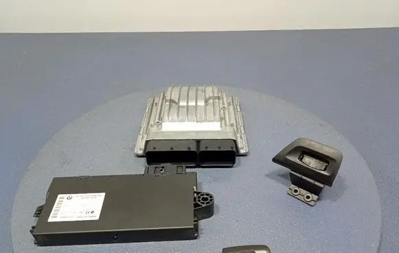 BMW 1 E82 E88 Engine control unit/module ECU 7599881