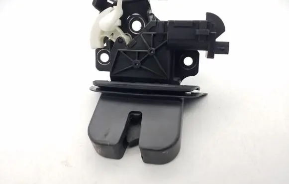 Audi Q7 4L Tailgate/trunk/boot lock/catch/latch 8P4827505C 4L0827520