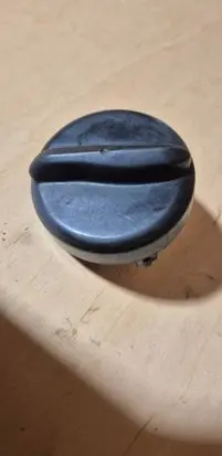 Peugeot 607 Fuel tank filler cap 