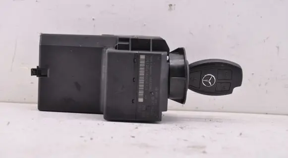 Mercedes-Benz Vito Viano W639 Ignition lock 6395450108