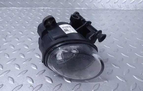 Volkswagen PASSAT CC Front fog light 8T0941699