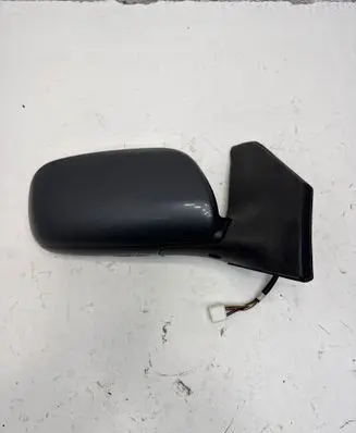 Toyota Avensis T250 Front door electric wing mirror