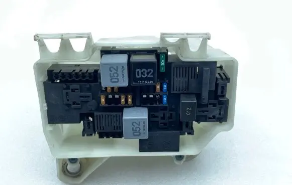 Mercedes-Benz C W205 Fuse box set A2055400124