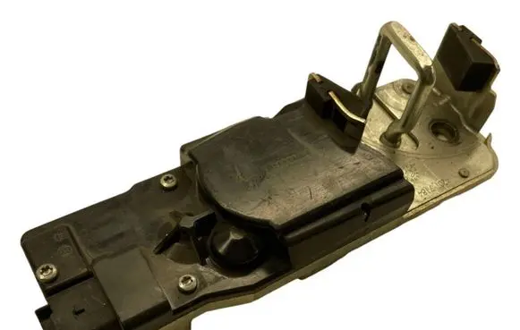 Renault Megane III Front door lock 905700008 30F1040817184