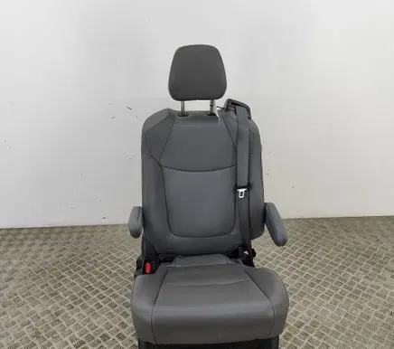 Toyota Sienna XL40 IV Rear seat 7910208040