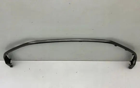 Front bumper lip