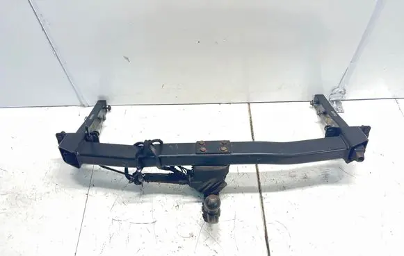 Mercedes-Benz E W211 Tow bar set A2113100004