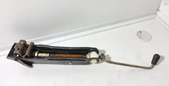 Audi 80 90 B3 Lift Jack 8A0011031F