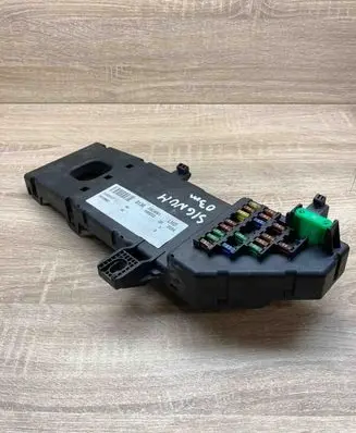Opel Signum Fuse module 24443147 518777024 13120953