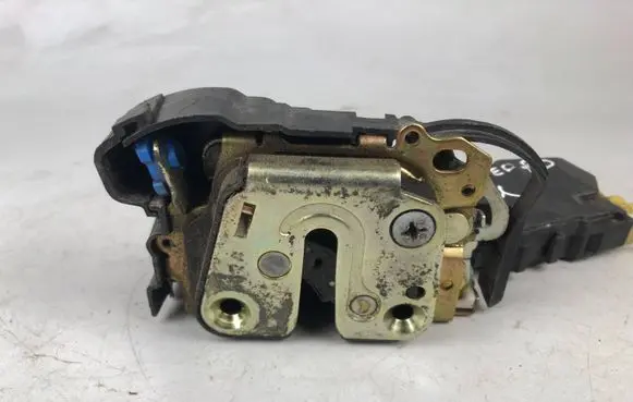 Subaru Legacy Front door lock